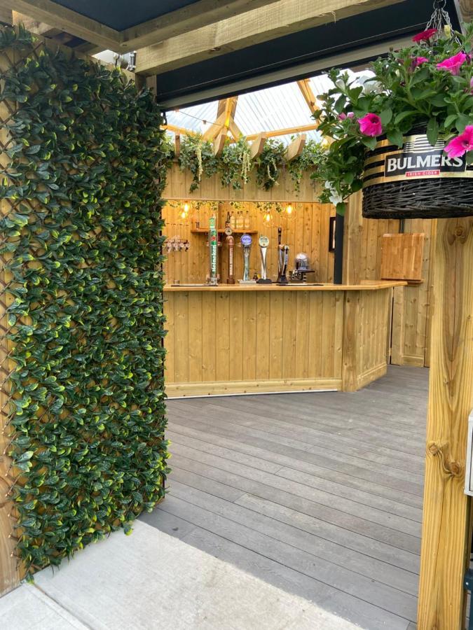 The Copper Still Bar Restaurant & Boutique Rooms Dromod 外观 照片