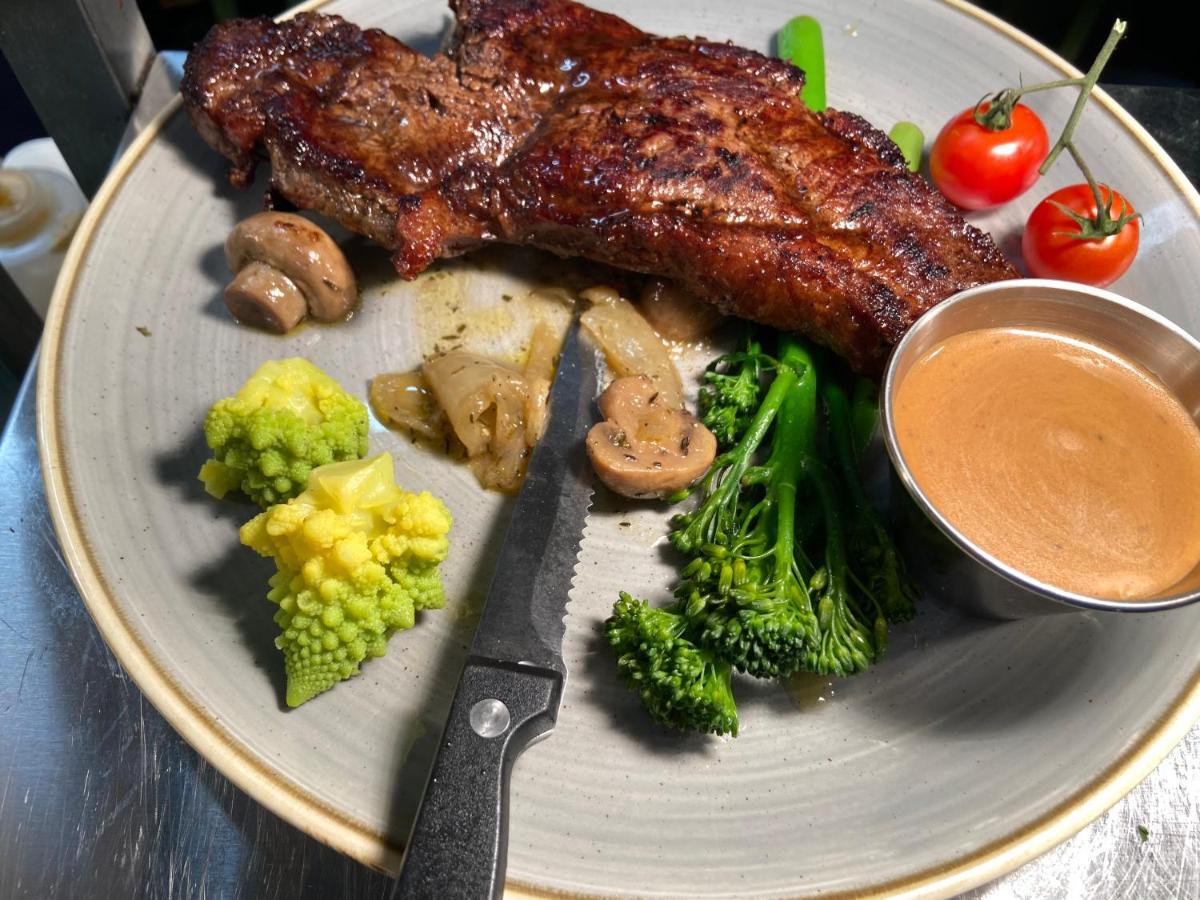 The Copper Still Bar Restaurant & Boutique Rooms Dromod 外观 照片