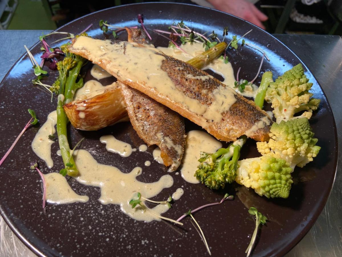 The Copper Still Bar Restaurant & Boutique Rooms Dromod 外观 照片
